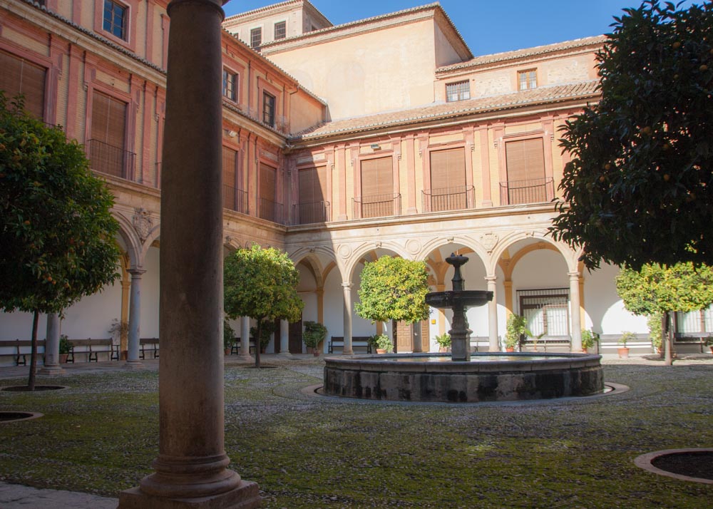 Patio de la Abadía del Sacromonte de Granada Comprar entradas online para visitar la Abadía del Sacromonte de Granada